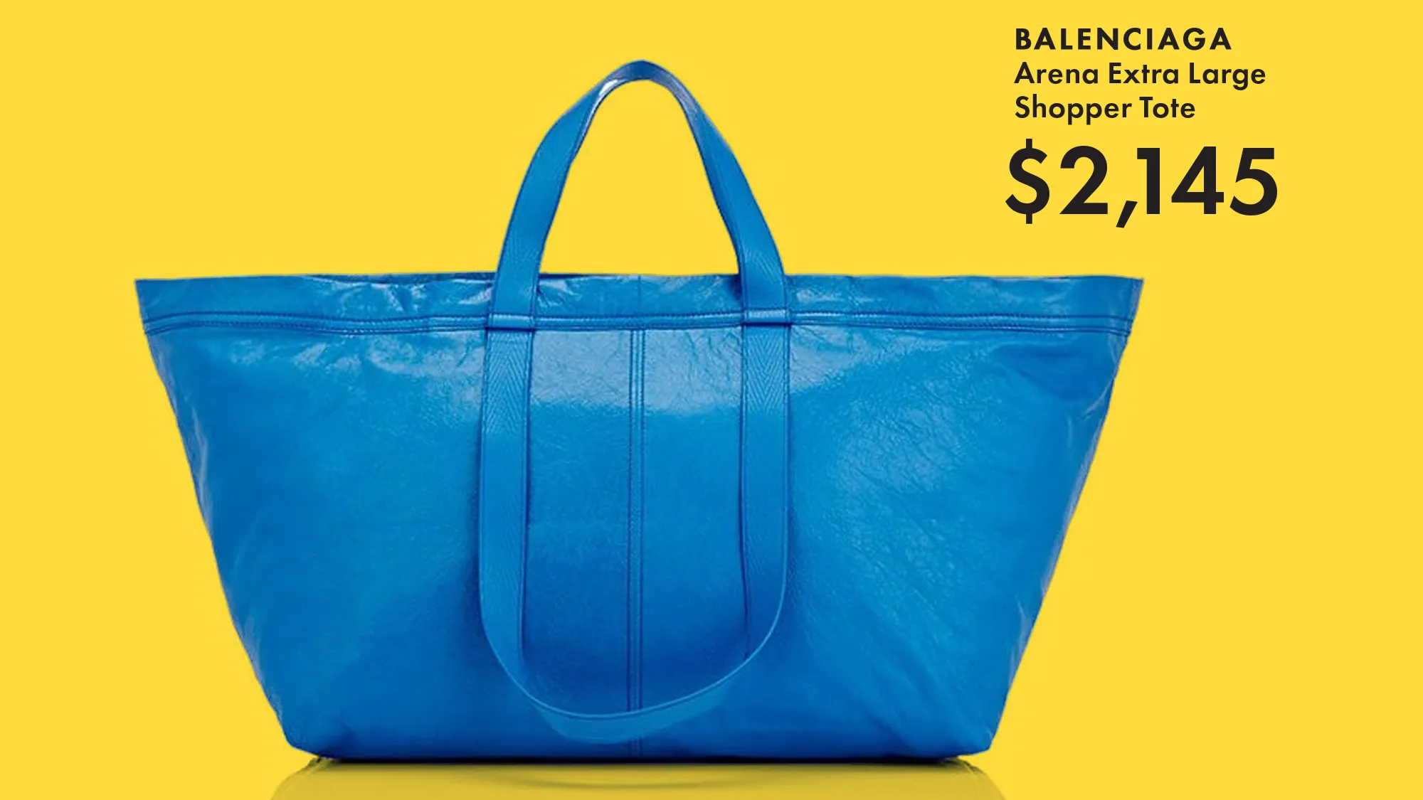 Borsa Balenciaga blu stile Ikea su sfondo giallo.